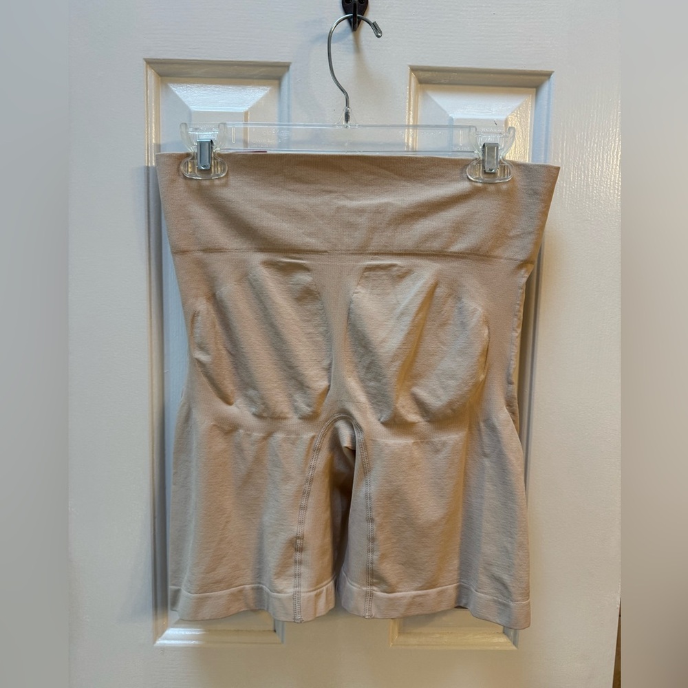 NWT Lane Bryant Cacique 18/20 The Slimmer Short - Picture 3 of 5